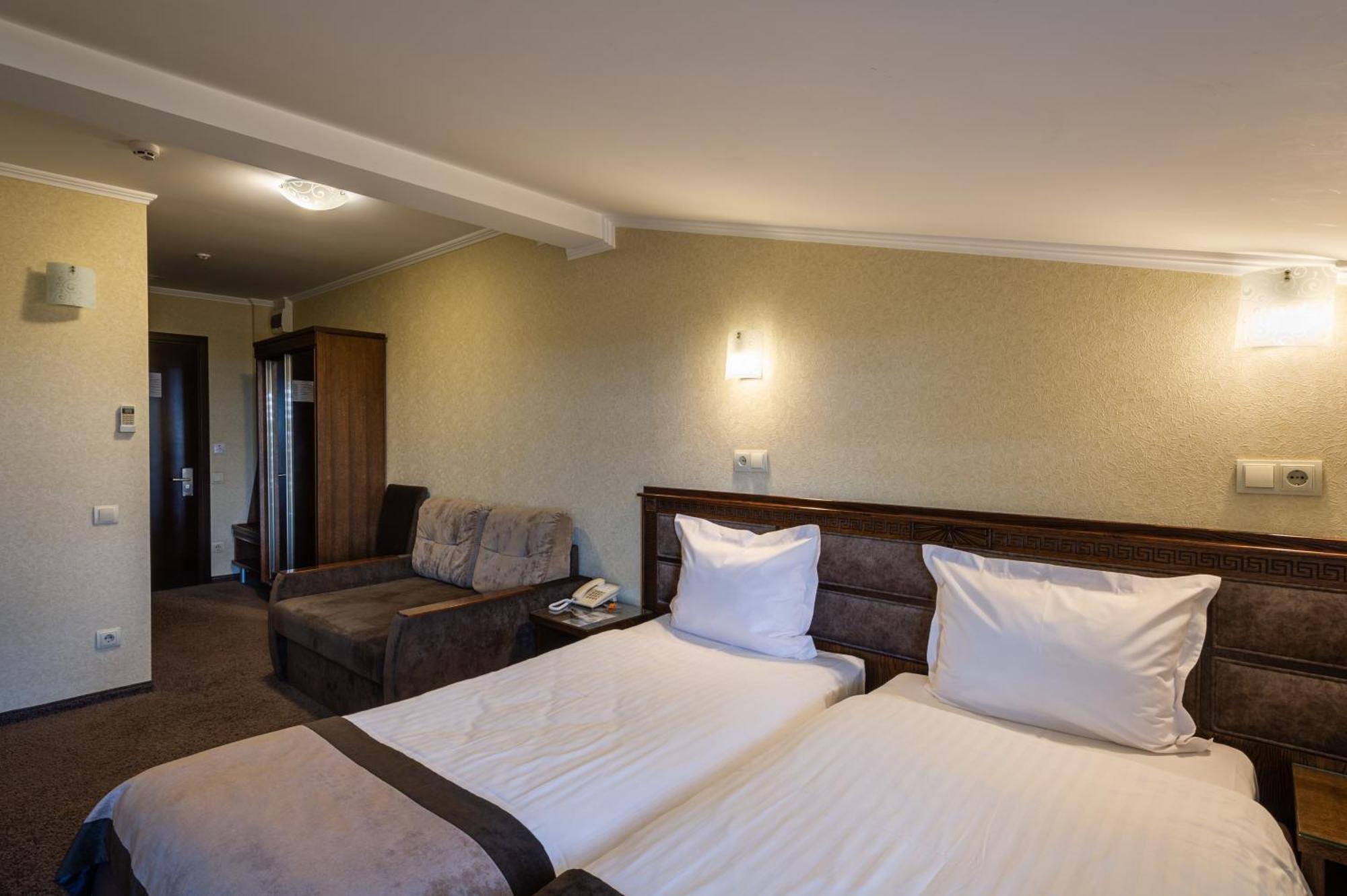 Avalon Palace Ternopil Eksteriør billede