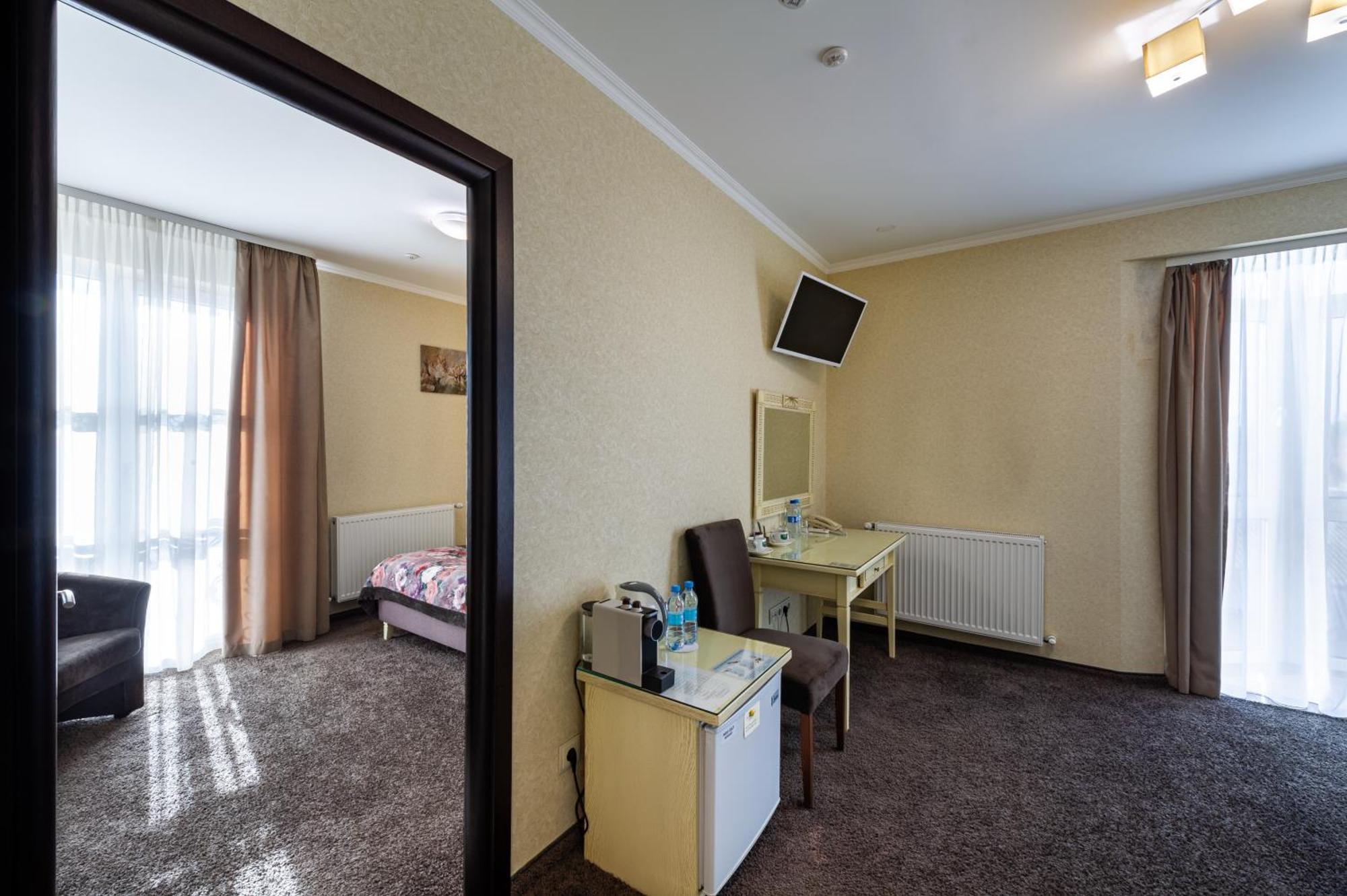 Avalon Palace Ternopil Eksteriør billede