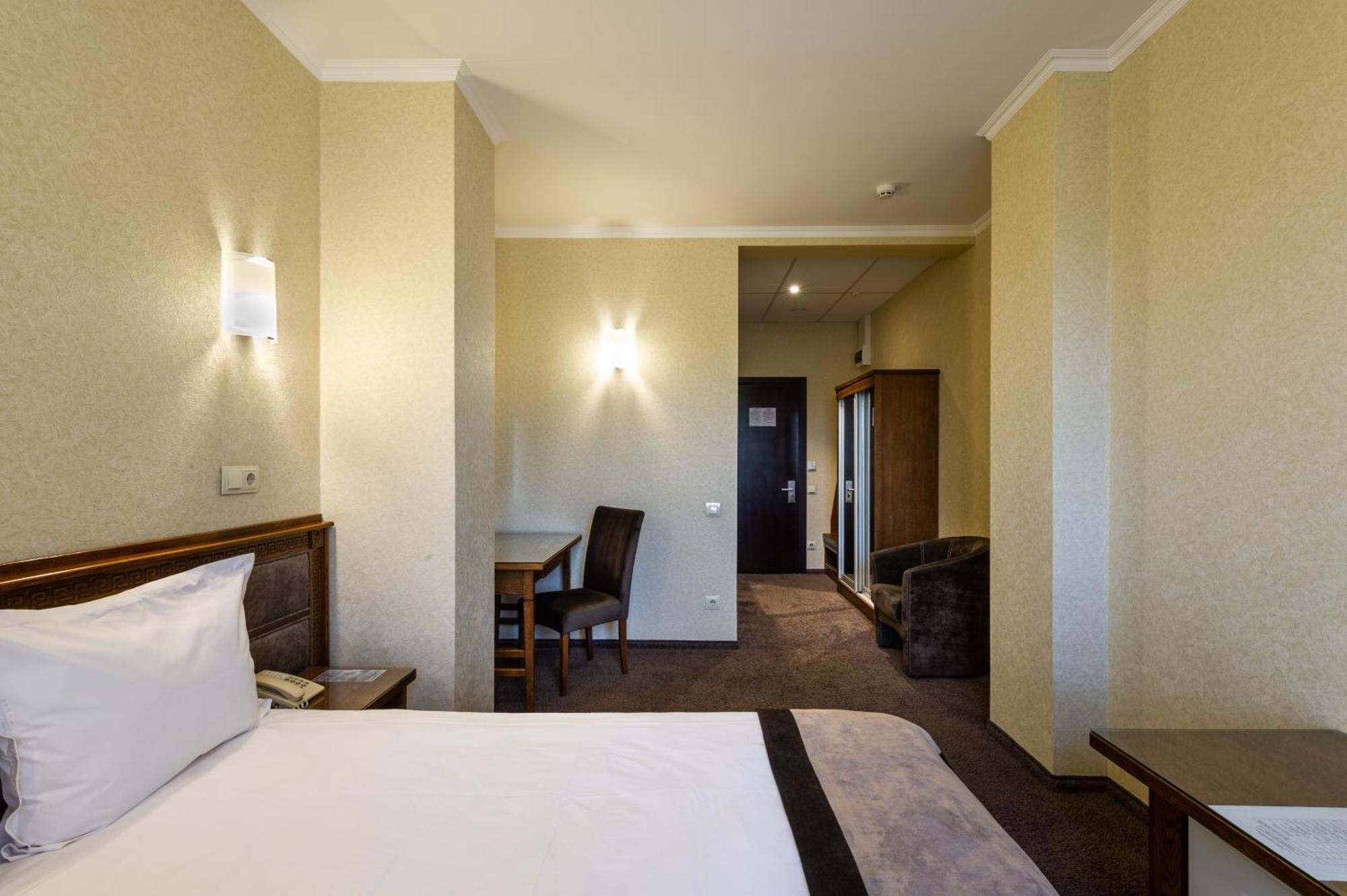 Avalon Palace Ternopil Eksteriør billede
